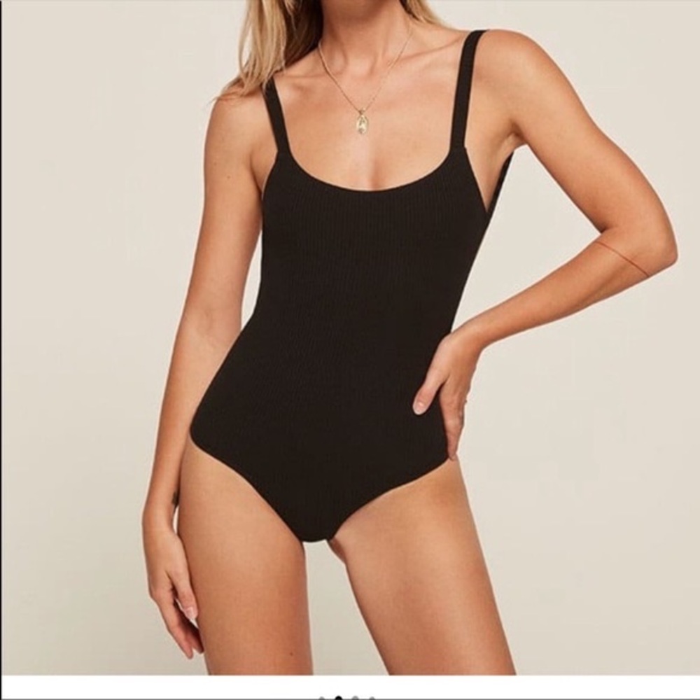 Reformation Amy Ribbed black bodysuit XS